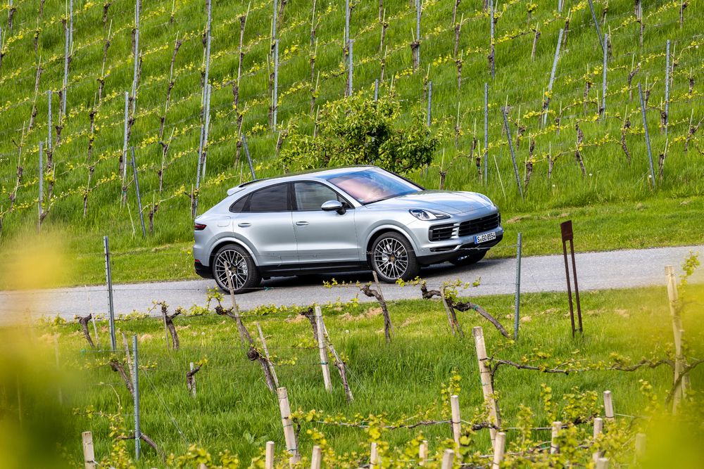 Porsche Cayenne Coupé dimensions, boot space and electrification