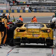 Sport venue, Race track, Pit stop, Vehicle, Sports car racing, Car, Endurance racing (motorsport), Race car, Supercar, Motorsport, 