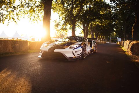 The Ford GT Mk II celebrates Independence Day in England in the best possible way at the Goodwood Festival of Speed
