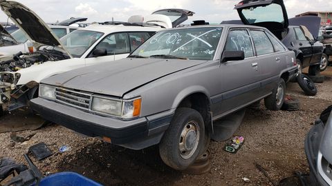 The Camry first appeared in North America for the 1983 model year, replacing the Corona. The liftback version is very rare.
