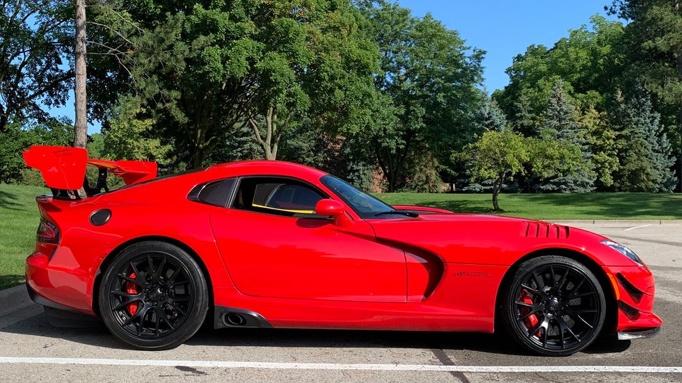 The Dodge Vipers of the Motor City Viper Owners club