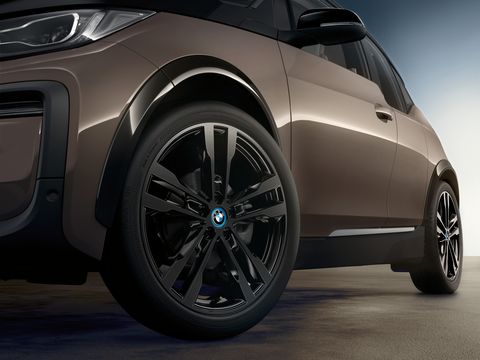2019 BMW i3 Sport in detail.
