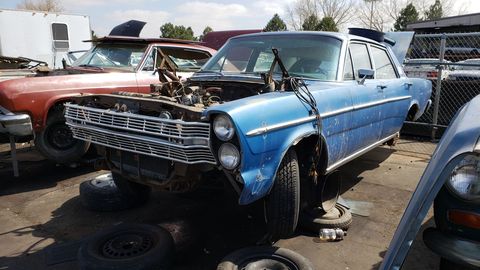 Some lucky 1966 full-size Ford owner grabbed a bunch of the front body parts from this car.
