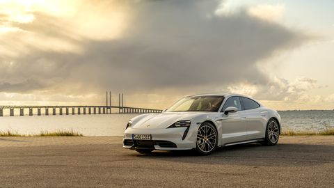 The 2020 Porsche Taycan <span><span>Turbo has 616 hp with up to 671 of overboost power while using launch control. Maximum torque when using launch control is 630 lb-ft. </span></span>

