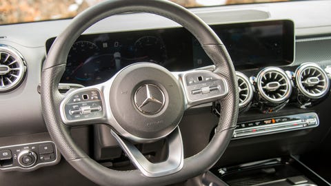 2020 Mercedes-Benz GLB 250 interior photos