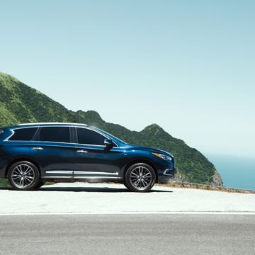 The 2019 Infiniti QX60 only comes with a 3.5-liter V6 and a CVT.