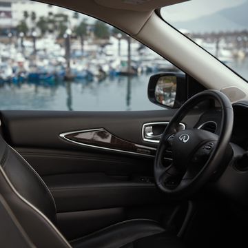 Upgraded trims of the 2019 Infiniti QX60 get quilted leather seats.