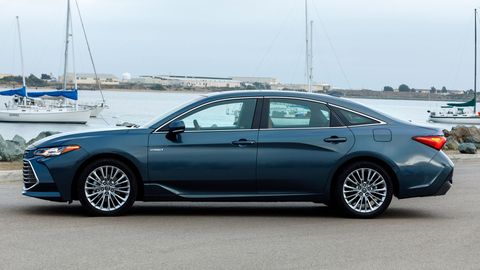 The 2019 Toyota Avalon Hybrid comes with a 2.5-liter Atkinson I4 making 156 hp.