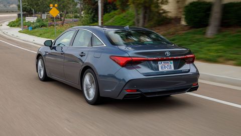 The 2019 Toyota Avalon Hybrid comes with a 2.5-liter Atkinson I4 making 156 hp.