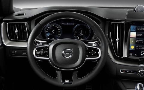 Suspect Simplicity Picket Gallery: 2018 Volvo XC60 T6 interior