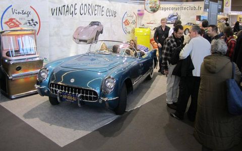 A vintage Corvette club at Retromobile.