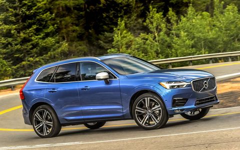 The 2018 Volvo XC60 T6 has 2.0-liter I4 that is supercharged and turbocharged to produce 316 hp and 295 lb-ft of torque.