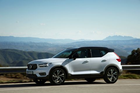 The 2018 Volvo XC40 T5 comes with a 248-hp 2.0-liter turbocharged I4 and an eight-speed automatic.