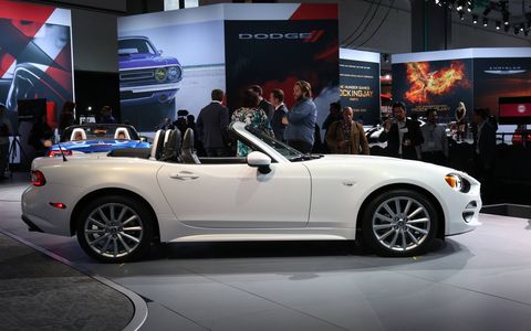 The 2017 Fiat 124 Spider makes it debut at the LA Auto Show, with sales to start during the summer of 2016.