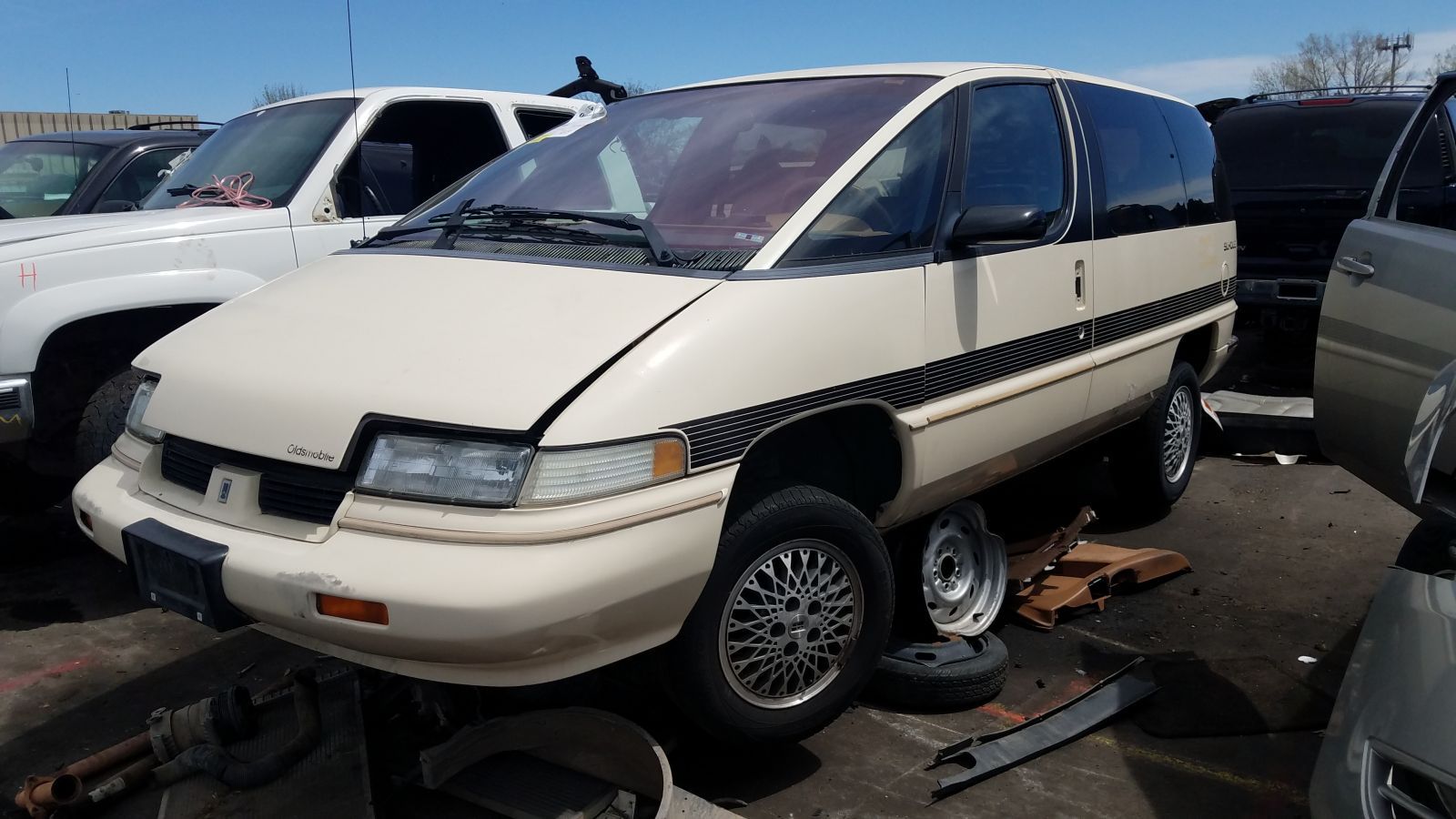 Junkyard Treasure: 1990 Oldsmobile Silhouette