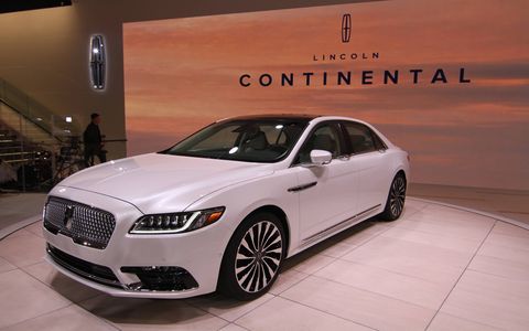 The production version of the 2017 Lincoln Continental debuted at the Detroit auto show on Tuesday.