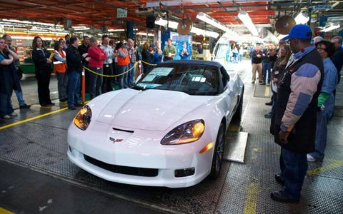 Bowling Green workers gather to see the last C6 Chevrolet Corvette. Production of the C7 Stingray starts in a few weeks.