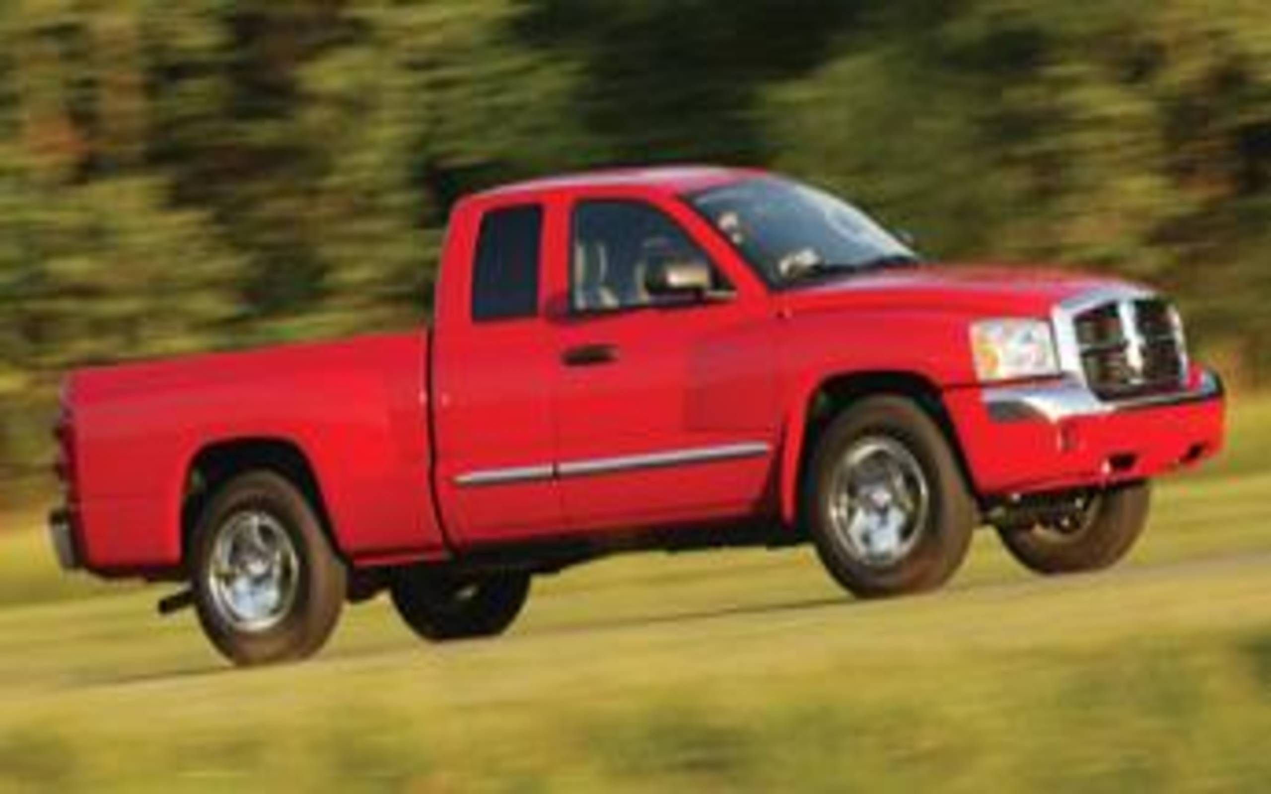 2005 Dodge Dakota Club Cab Laramie: Middle Of The Road: Dodge’s ...