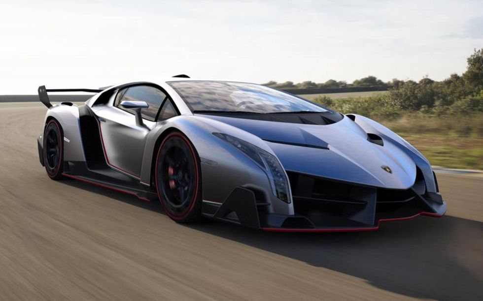 Official: Lamborghini Veneno arrives at Geneva motor show