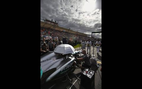 PREPARATION // The Mercedes AMG Petronas F1 team prepares Lewis Hamilton&#8217;s No. 10 car before the Australian Grand Prix in Melbourne, Hamilton&#8217;s debut race with the team. Photo by Steve Etherington/LAT Photographic