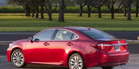 The hybrid 2013 Lexus ES 300h receives an EPA estimated 40 mpg in the city and 39 mpg on the highway.