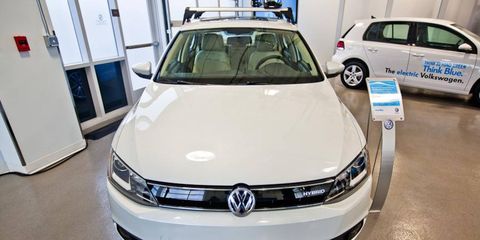 The 2013 Jetta Hybrid offers an alternative to diesel for economy-minded VW enthusiasts.