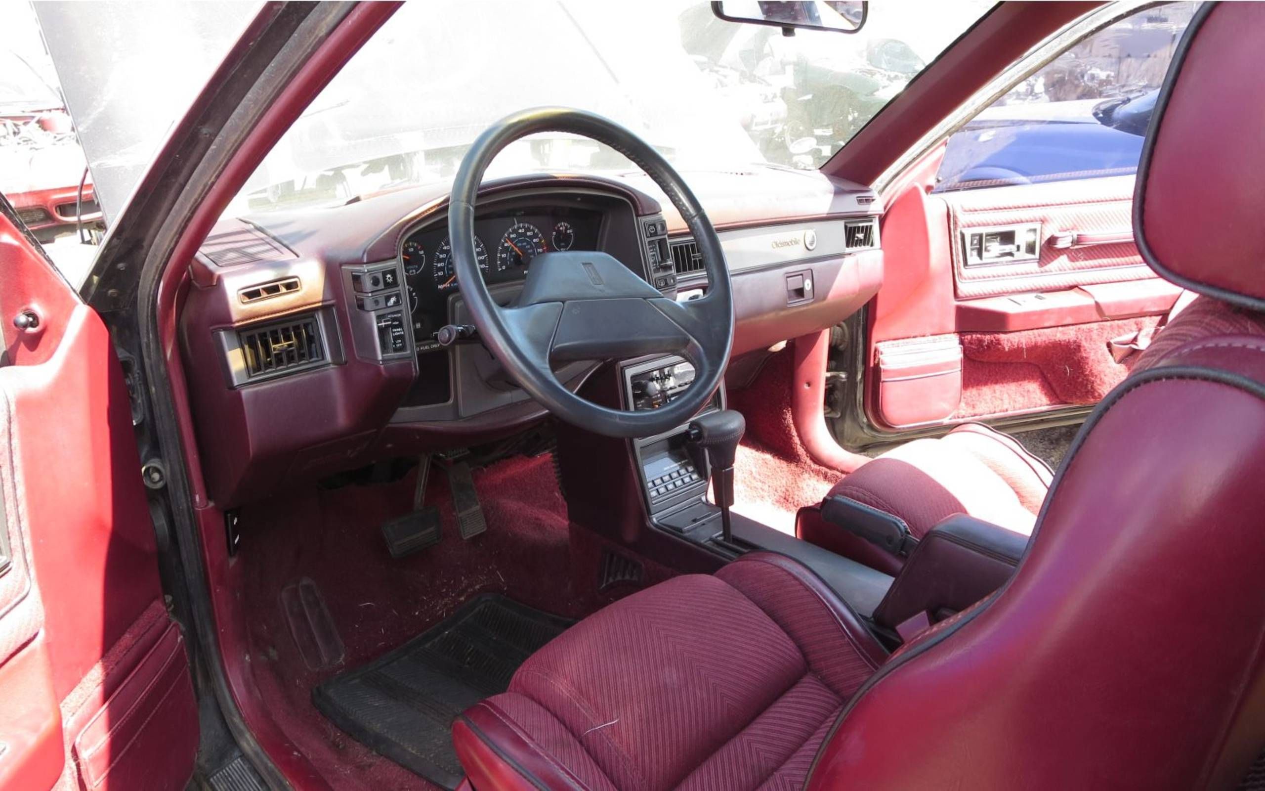 Junked 1989 Oldsmobile Cutlass Calais International Series