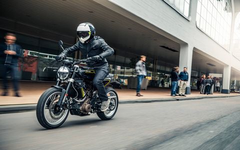 While the Vitpilen is made more for the street, the Svartpilen ("Black Arrow") has a slightly more off-roady look and feel. Both Svart and Vitpilens have a 375-cc single cylinder.  The Svartpilen has a more upright, comfortable seating position than the Vitpilen.