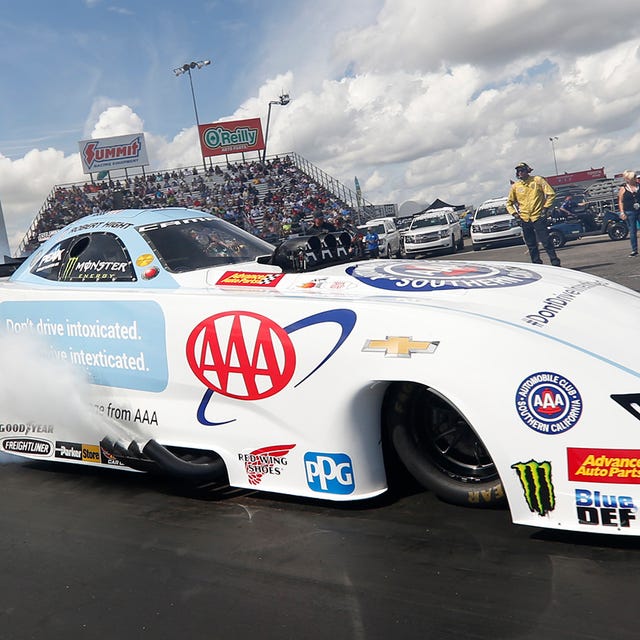 Robert Hight took his second consecutive win with his pass of 3.955 at 325.69 mph.