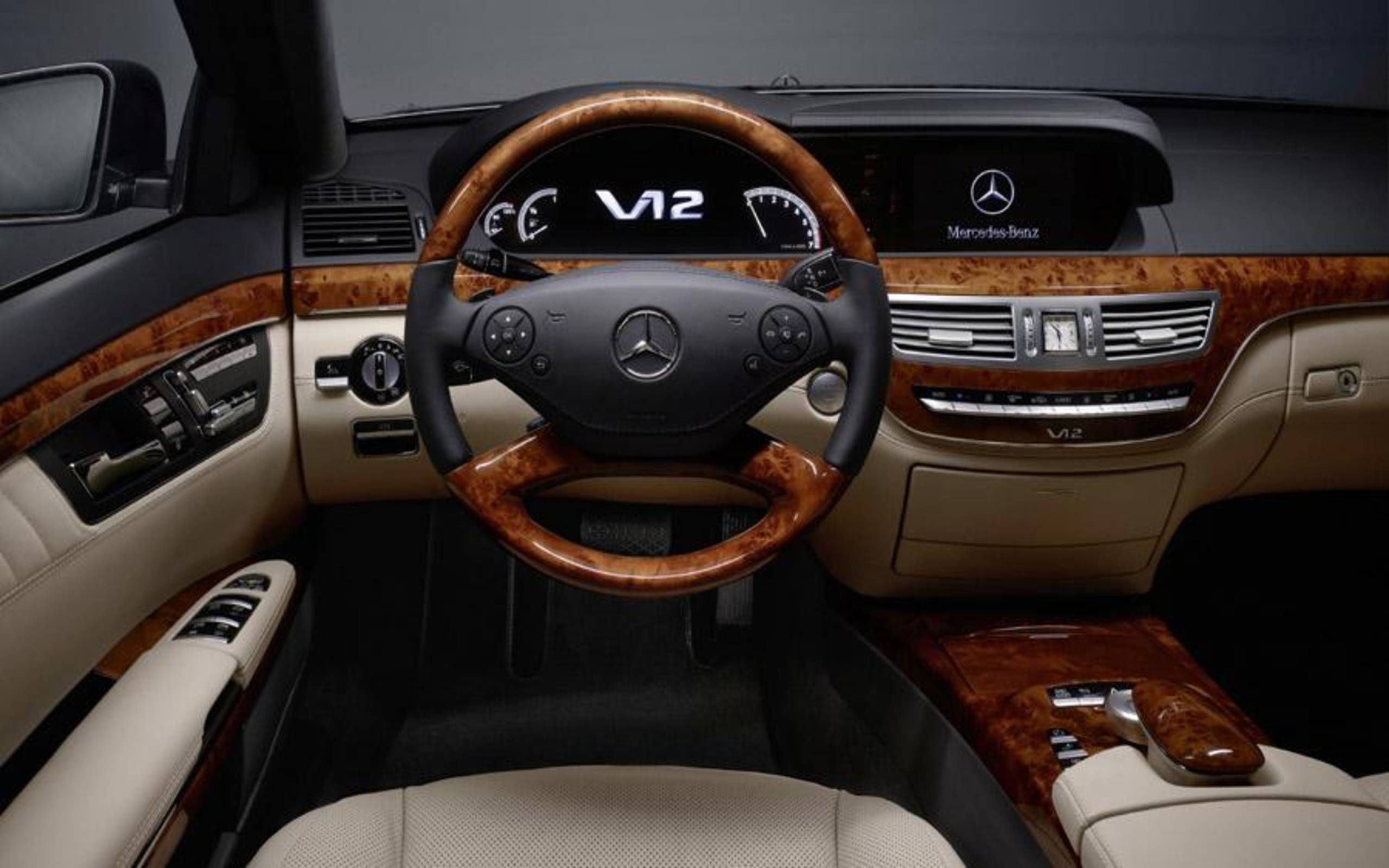 2011 s  class interior