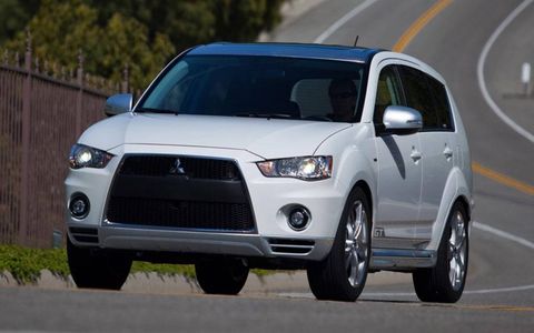 The jet-fighter nose from the Lancer Evo is fitted to the Outlander GT Prototype.