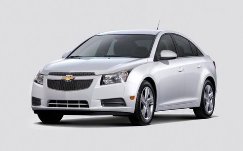 The 2014 Chevy Cruze diesel gets 46 mpg on the highway, with a fuel tank capacity of about 15 gallons. It range is 700 miles.