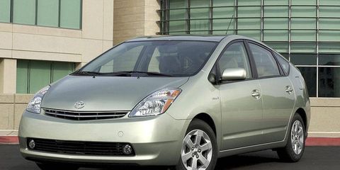 Four dealerships in the United States are converting the Toyota Prius into a plug-in hybrid using lithium-ion batteries.