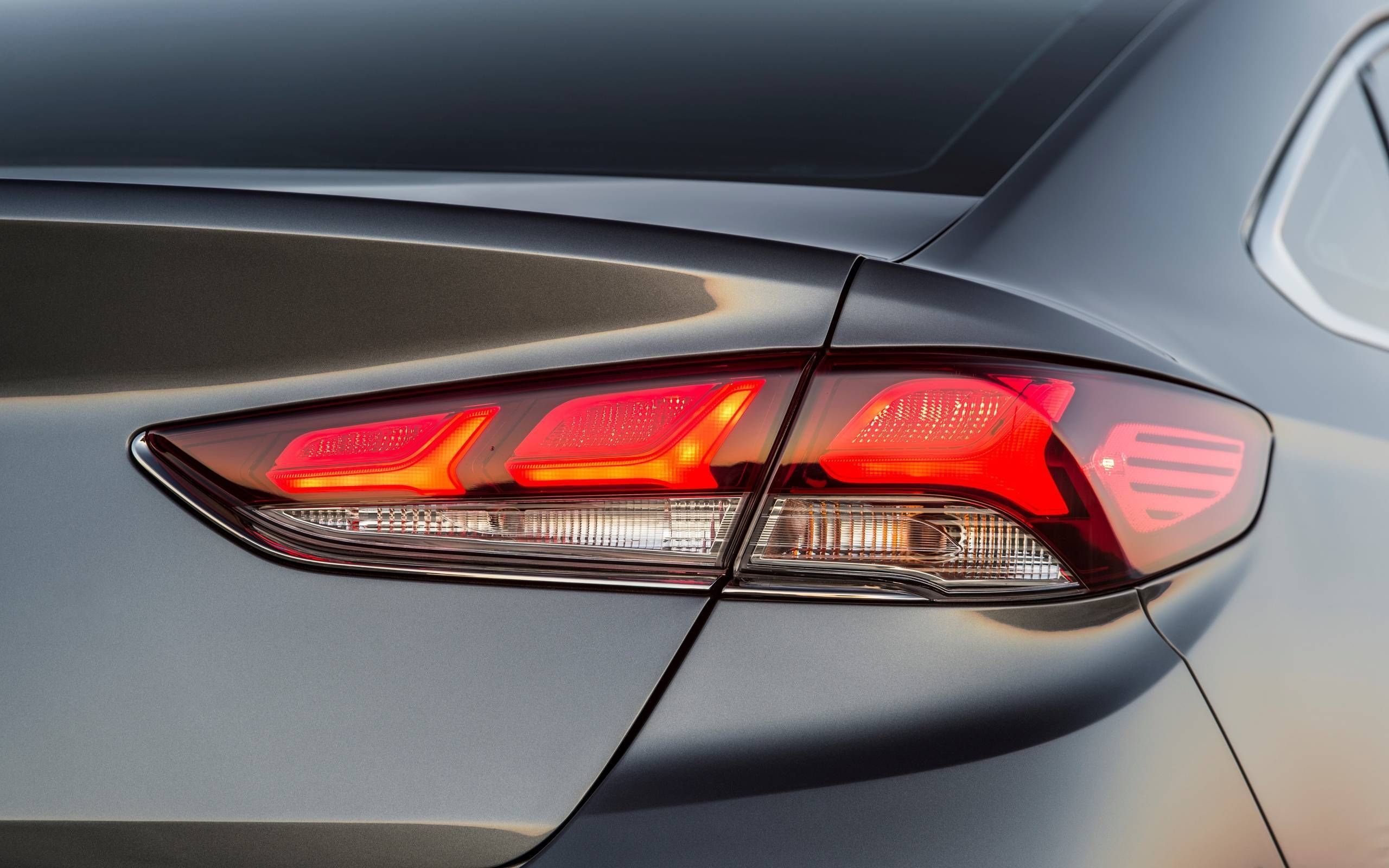 hyundai sonata back light