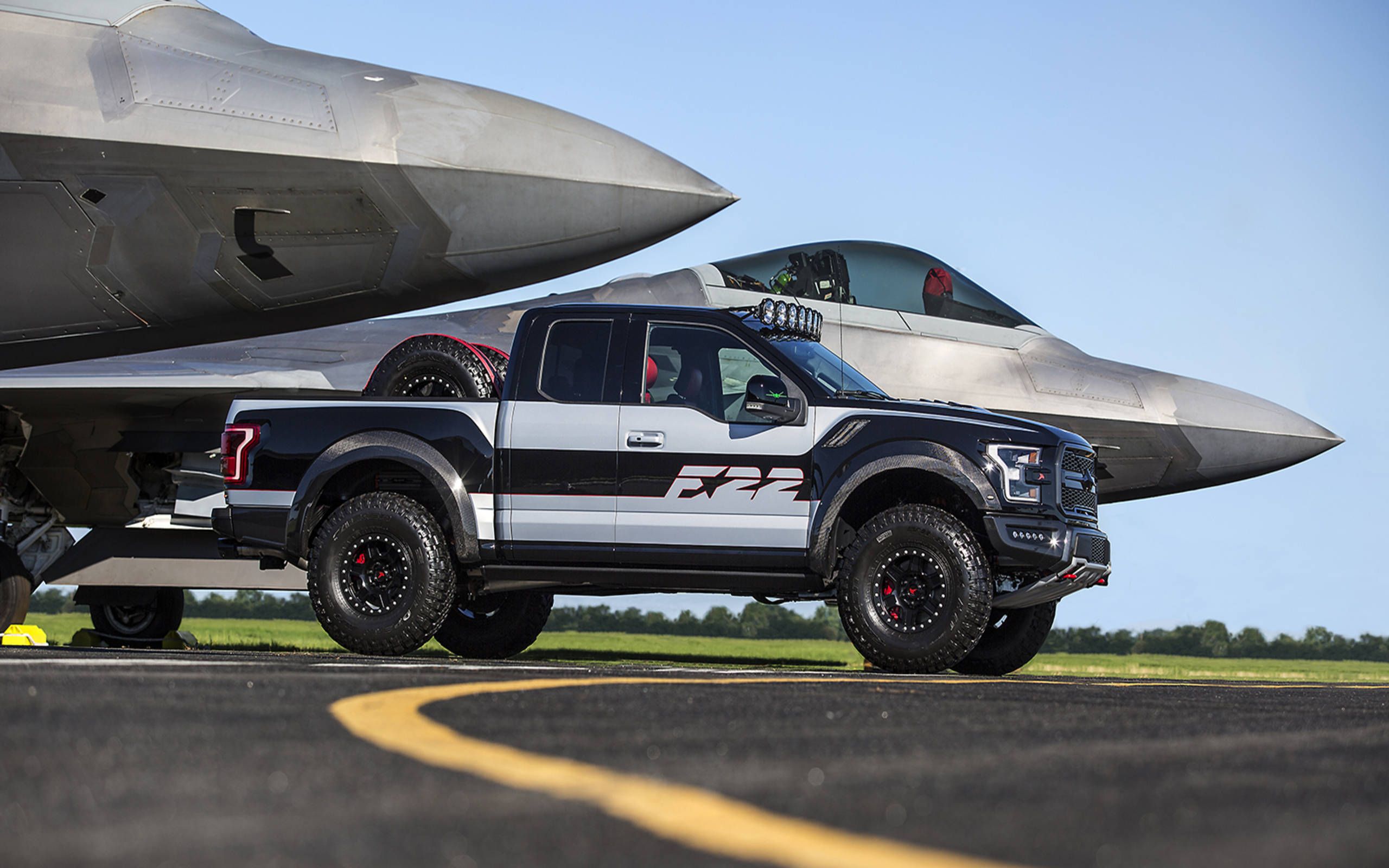 F 22 Raptor Inspired Ford F 150 Raptor Brings 300000 At Auction