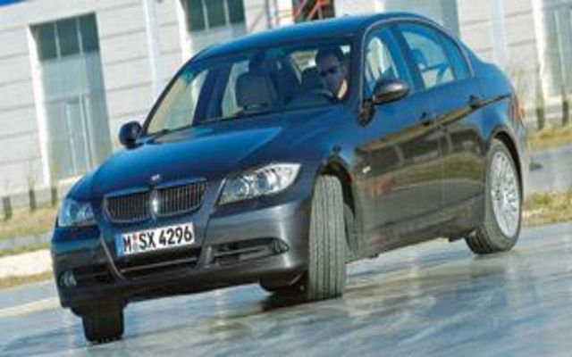 BMW 330i (E90) (2005, 2006, 2007) reviews, technical data, prices