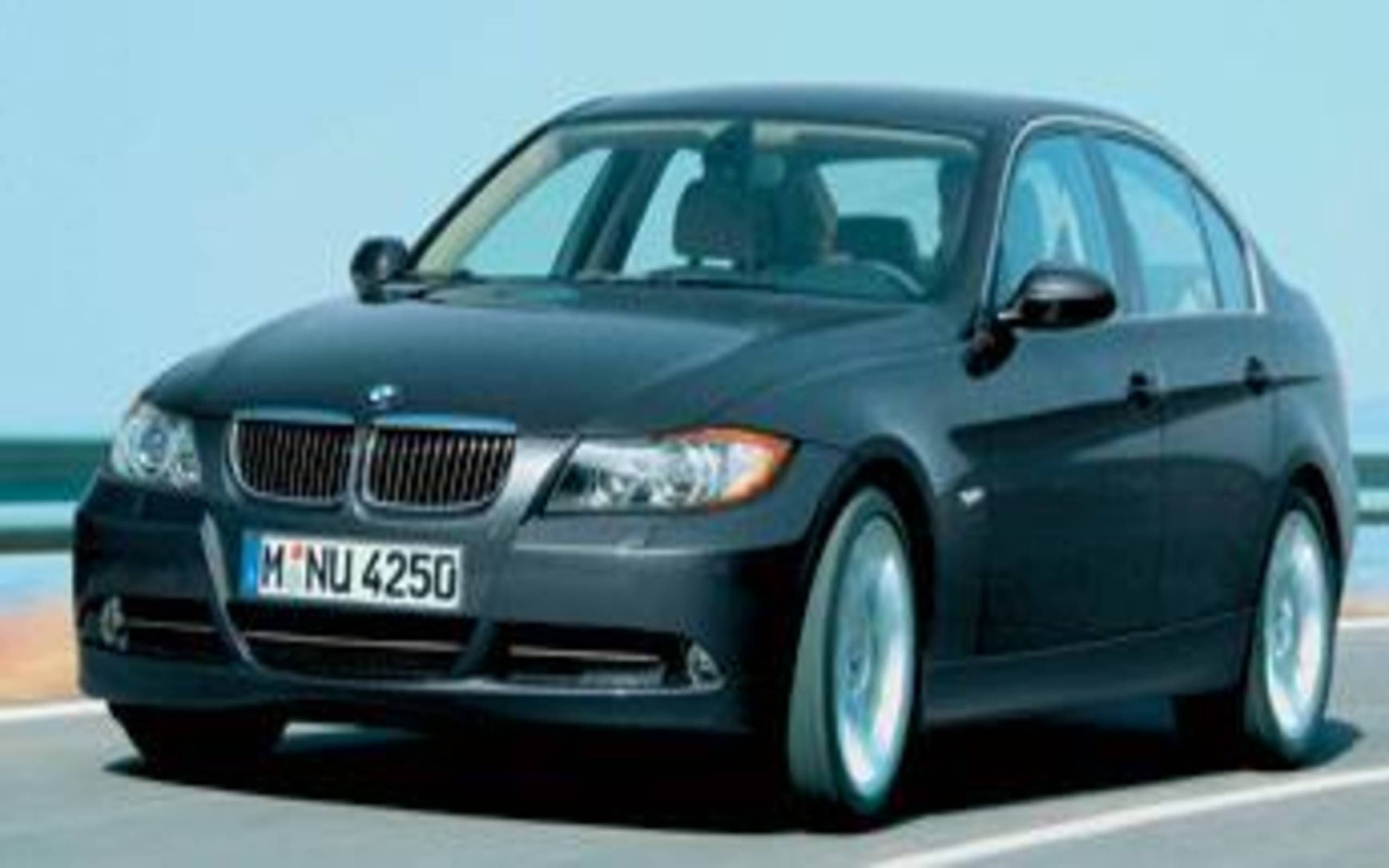 BMW Serie 1 new on Mandel Motor, official BMW dealership: offers,  promotions, and car configurator.