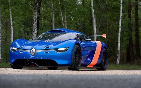 To build the Alpine chassis, engineers from Tork Engineering stiffened and further developed the M&eacute;gane Trophy platform, adding a roll cage and bracing in the engine bay.