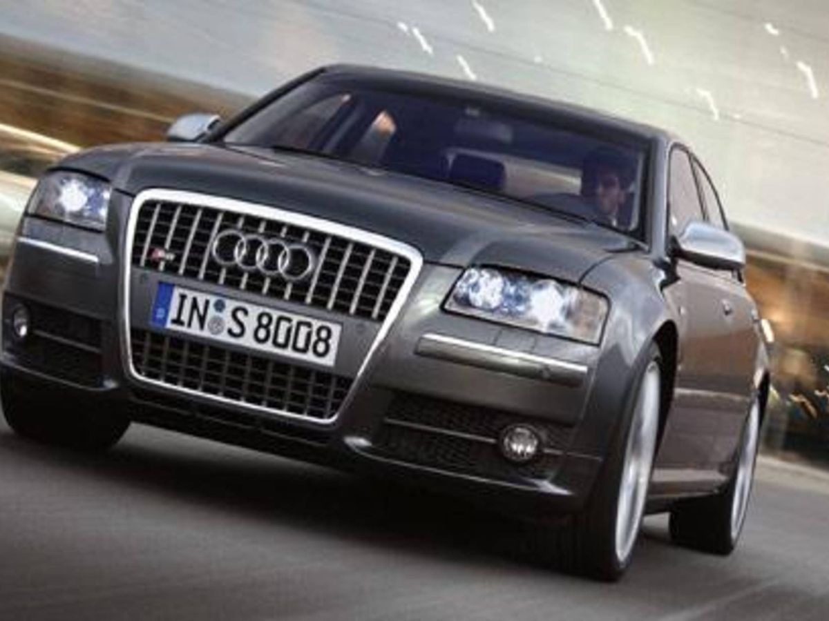 2007 Audi S8: Cruise Missile: ups the A8