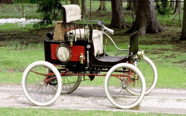 1899 Locomobile: Alternative Power from Another Era