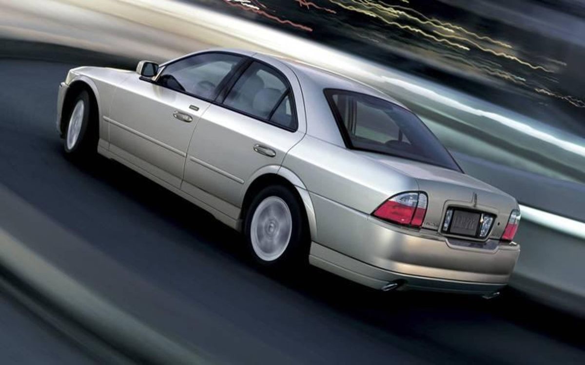 lincoln-offering-8-000-in-rebates-on-outgoing-ls-sedan