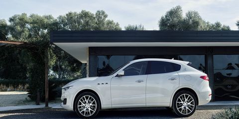 The Levante comes with features like air suspension and the Q4 AWD system, which come as standard equipment, and the high level of customization that includes two cutting-edge packages, Sport and Luxury.