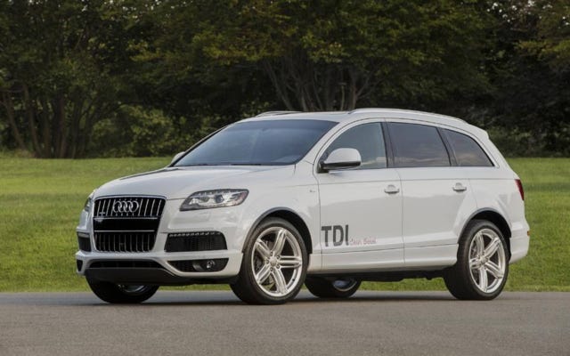 The 2014 Audi Q7 3.0 TDI Prestige receives an EPA-estimated 22 mpg combined fuel economy.