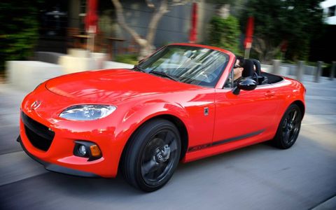 The 2.0-liter I4 in the 2014 Mazda MX-5 Miata Club PRHT produces 167 hp with 140 lb-ft of torque.