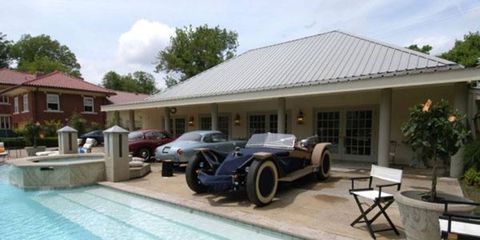 Arutunoff's custom-built Lapin Aglie sits poolside with Studebaker and Bristol concepts.