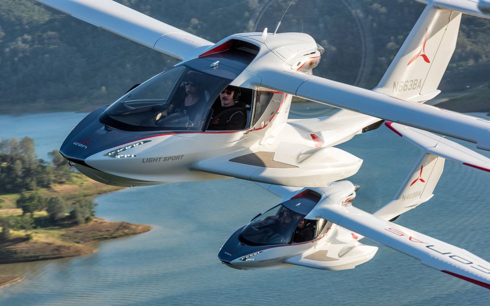 ICON A5 Amphibious Light Sport Aircraft - Super Easy to Fly