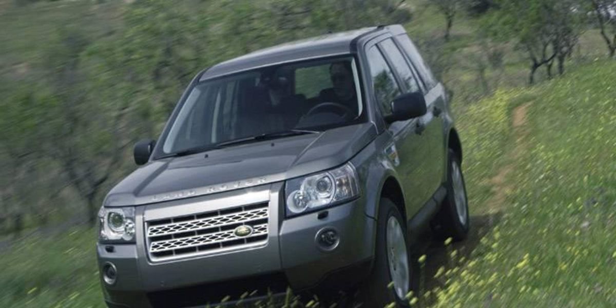 Lr2 Leaves Freelander In The Dust Land Rover S New Crossover Replaces Poor Selling Suv