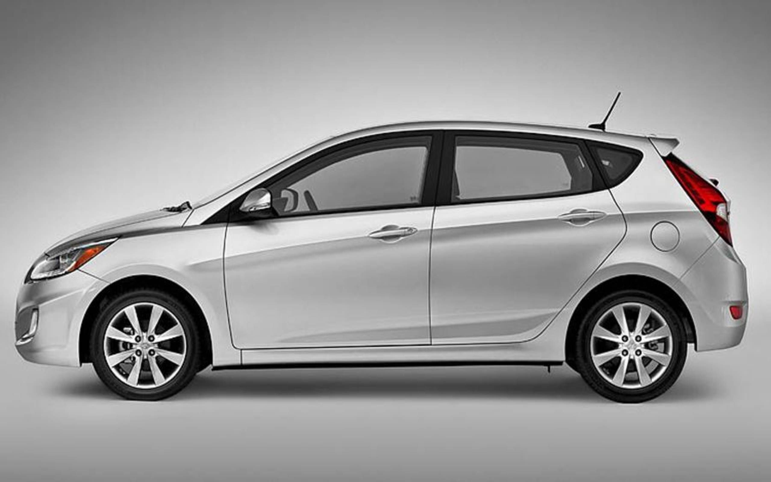 Silver Hyundai Accent 2014 Hatchback for sale