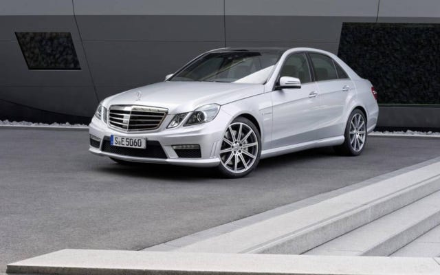 Е 2012. Mercedes Benz e63 AMG 2011. Mercedes Benz e180. Mercedes Benz e class 212 AMG. Mercedes e63 AMG 2011.