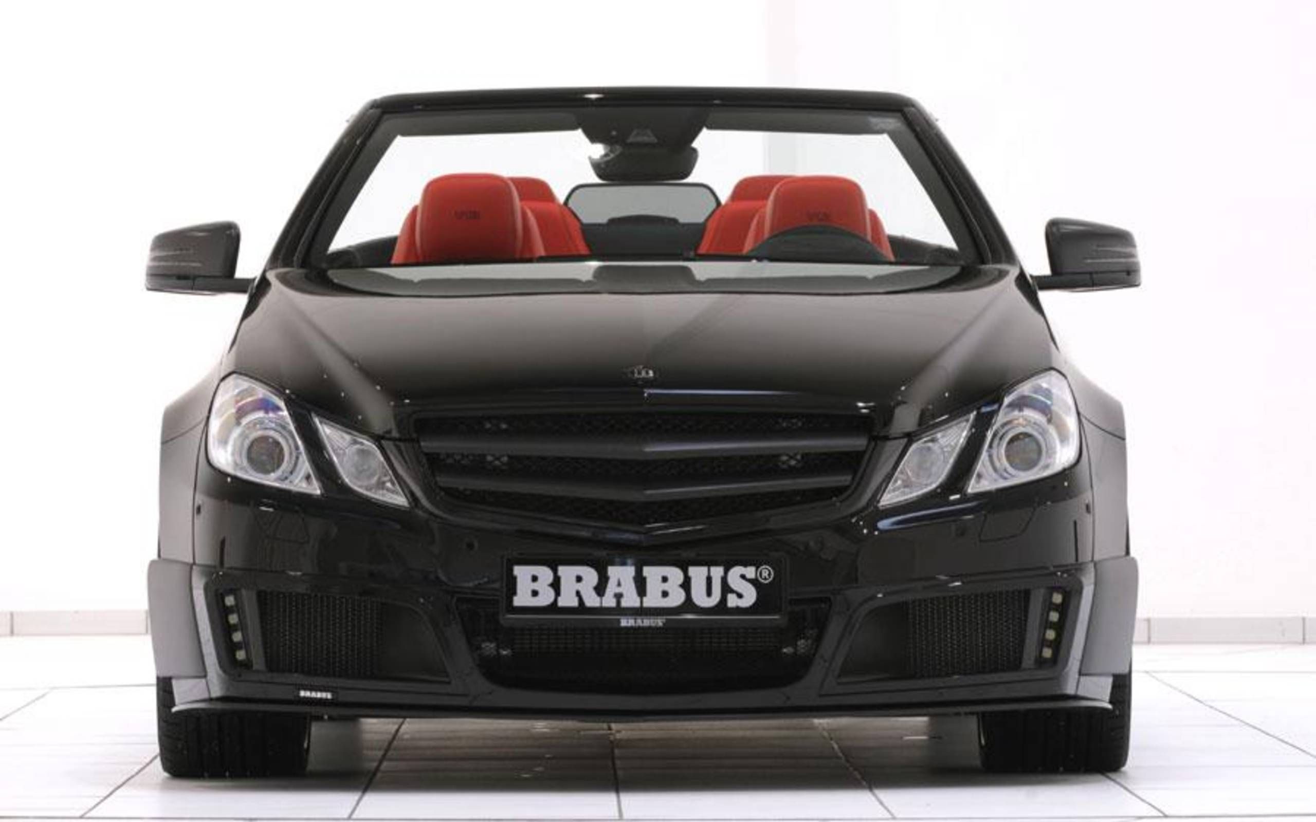 Brabus V12 cabriolet squeezes 800 hp into an E-class Mercedes-Benz